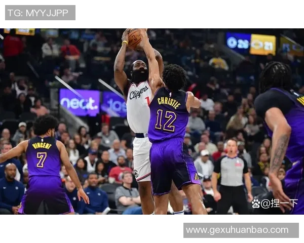 2019年NBA季后赛勇士与快船第三场精彩对决回顾与分析